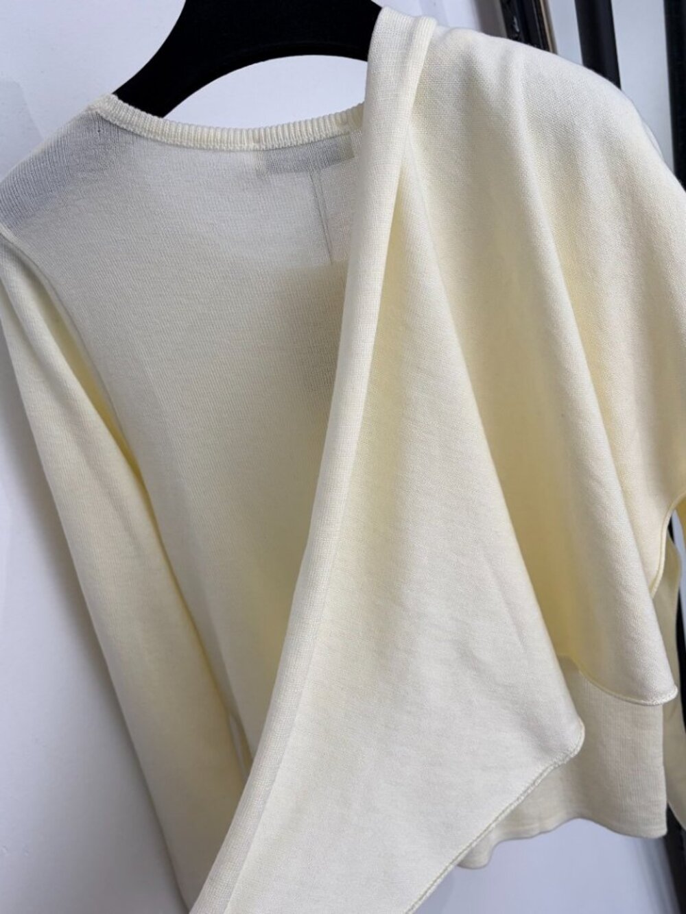 ❗️ Miu Miu❗️ Long-sleeve wool knit sweater with a shawl - Picture 8 of 8